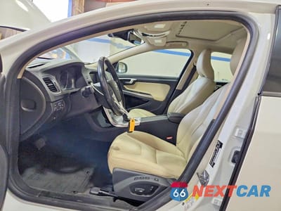 Zdjęcie 7 z 12 samochodu: 2017 VOLVO S60 VIN:YV126MFL4H2422850 - miniatura