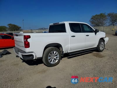 Trzecie zdjęcie samochodu z tyłu: 2024 CHEVROLET SILVERADO C1500 CUSTOM VIN:3GCPABEKXRG266135 - miniatura
