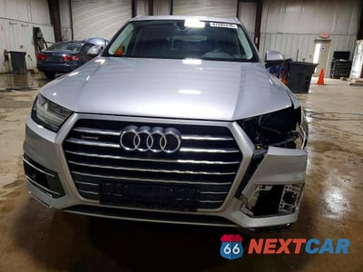 Piąte zdjęcie samochodu w środku: 2019 AUDI Q7 PREMIUM PLUS VIN:WA1LAAF72KD014881 - miniatura