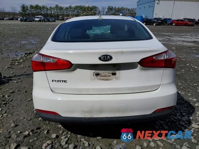 Zdjęcie 6 z 12 samochodu: 2016 KIA FORTE LX VIN:KNAFK4A64G5505452 - miniatura