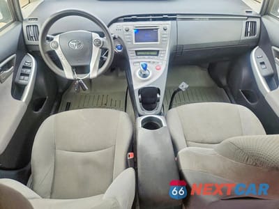 Zdjęcie 8 z 12 samochodu: 2015 TOYOTA PRIUS TWO VIN:JTDKN3DU9F0470643 - miniatura