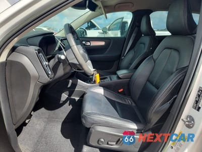 Zdjęcie 7 z 13 samochodu: 2022 VOLVO XC40 T5 MOMENTUM VIN:YV4162UK1N2760053 - miniatura