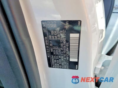 Zdjęcie 14 z 14 samochodu: 2019 VOLVO XC60 T5 MOMENTUM VIN:LYV102DK9KB376441 - miniatura
