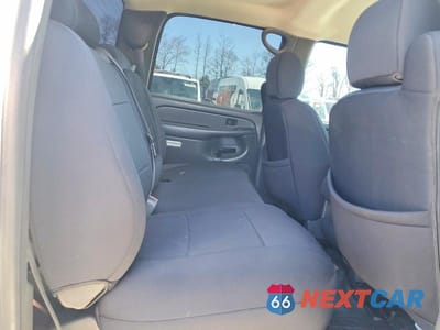 Zdjęcie 10 z 12 samochodu: 2004 CHEVROLET SILVERADO K2500 VIN:1GCGK23U44F203656 - miniatura