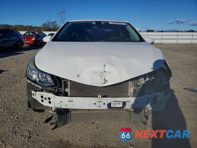 Piąte zdjęcie samochodu w środku: 2016 CHEVROLET CRUZE LS VIN:1G1BC5SM9G7315189 - miniatura