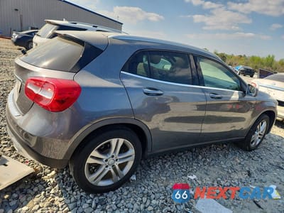 Trzecie zdjęcie samochodu z tyłu: 2015 MERCEDES-BENZ GLA 250 VIN:WDCTG4EB9FJ182708 - miniatura