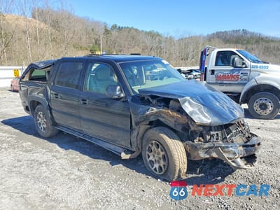 Czwarte zdjęcie samochodu z boku: 2002 CHEVROLET SUBURBAN K1500 VIN:3GNFK16Z82G199921 - miniatura