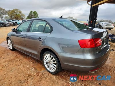 Drugie zdjęcie samochodu z przodu: 2013 VOLKSWAGEN JETTA SEL VIN:3VWLX7AJ4DM361997 - miniatura