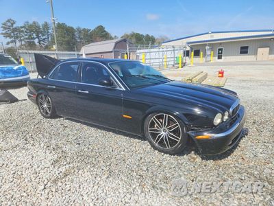 Czwarte zdjęcie samochodu z boku: 2004 JAGUAR XJ8 VIN:SAJWA71CX4SG25187 - miniatura