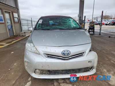 Piąte zdjęcie samochodu w środku: 2014 TOYOTA PRIUS V FIVE VIN:JTDZN3EU6E3335940 - miniatura
