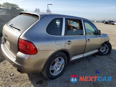 Trzecie zdjęcie samochodu z tyłu: 2005 PORSCHE CAYENNE VIN:WP1AA29P65LA23168 - miniatura