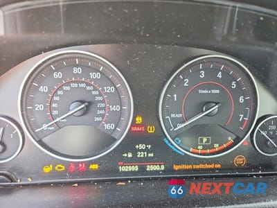 Zdjęcie 9 z 13 samochodu: 2017 BMW 330 XI VIN:WBA8D9G35HNU63663 - miniatura