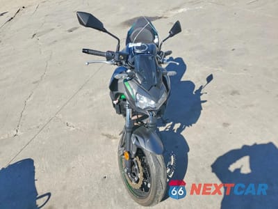 Drugie zdjęcie samochodu z przodu: 2023 KAWASAKI ER650 N VIN:ML5EREN17PDA96364 - miniatura