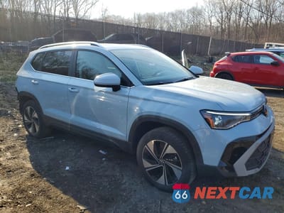Czwarte zdjęcie samochodu z boku: 2025 VOLKSWAGEN TAOS SE VIN:3VVVC7B29SM078346 - miniatura