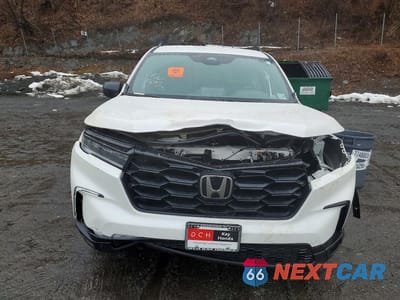 Piąte zdjęcie samochodu w środku: 2025 HONDA PILOT SPORT VIN:5FNYG1H37SB183565 - miniatura