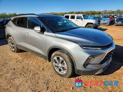 Czwarte zdjęcie samochodu z boku: 2023 CHEVROLET BLAZER 2LT VIN:3GNKBCR48PS194393 - miniatura