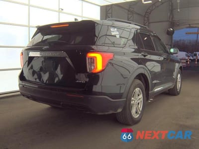 Czwarte zdjęcie samochodu z boku: 2021 FORD EXPLORER XLT VIN:1FMSK8DHXMGB11097 - miniatura