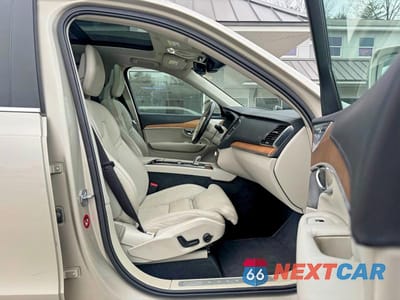 Piąte zdjęcie samochodu w środku: 2016 VOLVO XC90 T8 VIN:YV4BC0PL9G1048520 - miniatura