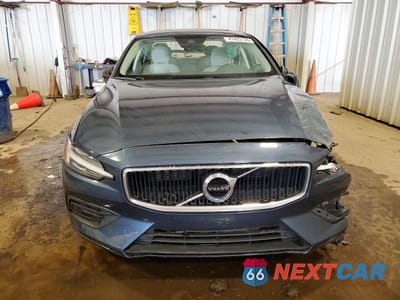 Piąte zdjęcie samochodu w środku: 2019 VOLVO S60 T6 MOMENTUM VIN:7JRA22TK2KG004571 - miniatura