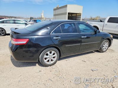 Trzecie zdjęcie samochodu z tyłu: 2010 TOYOTA CAMRY LE VIN:4T4BF3EK8AR060655 - miniatura