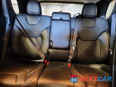 Zdjęcie 10 z 13 samochodu: 2023 JEEP CHEROKEE ALTITUDE LUX VIN:1C4PJMMB3PD106511 - miniatura