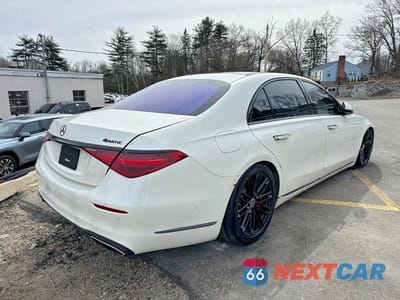 Trzecie zdjęcie samochodu z tyłu: 2021 MERCEDES-BENZ S 580 4MATIC VIN:W1K6G7GB4MA017329 - miniatura