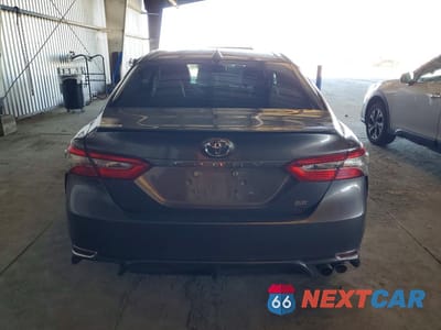 Zdjęcie 6 z 11 samochodu: 2018 TOYOTA CAMRY SE VIN:4T1B11HK2JU069585 - miniatura