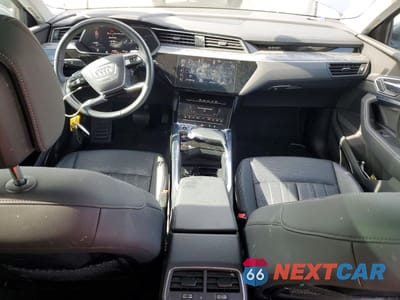Zdjęcie 8 z 14 samochodu: 2022 AUDI E-TRON PREMIUM PLUS VIN:WA1LAAGE7NB013299 - miniatura