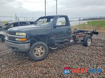 1999 CHEVROLET SILVERADO K1500 1GCEK14TXXE165139 - główne zdjęcie licytacji z USA - miniatura
