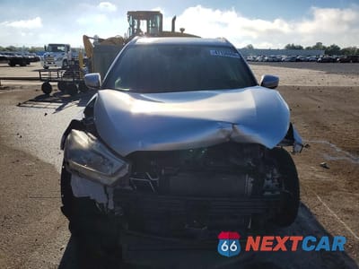 Piąte zdjęcie samochodu w środku: 2020 NISSAN KICKS SV VIN:3N1CP5CVXLL570871 - miniatura