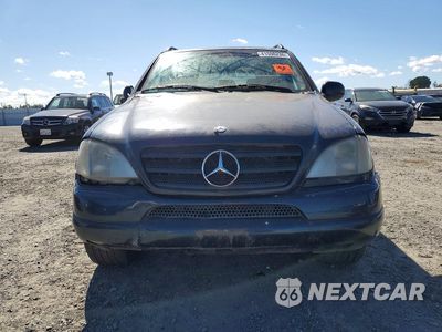 Piąte zdjęcie samochodu w środku: 2001 MERCEDES-BENZ ML 430 VIN:4JGAB72E91A230076 - miniatura