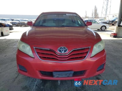 Piąte zdjęcie samochodu w środku: 2010 TOYOTA CAMRY LE VIN:4T1BF3EK3AU051923 - miniatura