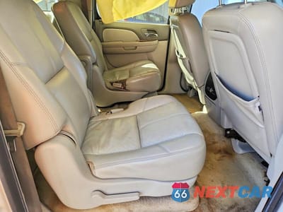 Zdjęcie 11 z 12 samochodu: 2007 GMC YUKON XL C1500 VIN:1GKFC160X7J270862 - miniatura