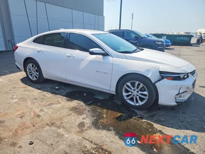 Czwarte zdjęcie samochodu z boku: 2018 CHEVROLET MALIBU LT VIN:1G1ZD5ST1JF163053 - miniatura