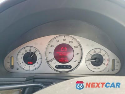 Zdjęcie 9 z 11 samochodu: 2004 MERCEDES-BENZ E 500 VIN:WDBUF70J54A416948 - miniatura