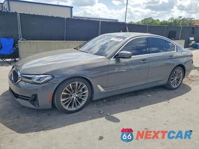 2021 BMW 530 XI WBA13BJ0XMCF06056 - główne zdjęcie licytacji z USA - miniatura