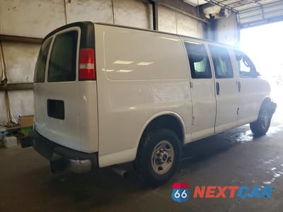Trzecie zdjęcie samochodu z tyłu: 2017 GMC SAVANA G2500 VIN:1GTW7AFF5H1908635 - miniatura