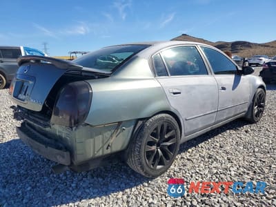Trzecie zdjęcie samochodu z tyłu: 2002 NISSAN ALTIMA 3.5 SE VIN:1N4BL11D12C107198 - miniatura