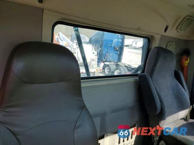 Zdjęcie 6 z 10 samochodu: 2017 VOLVO VNL SEMI TRUCK VIN:4V4N39TG2HN987987 - miniatura