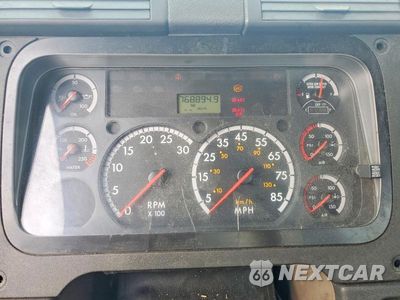 Zdjęcie 8 z 10 samochodu: 2015 FREIGHTLINER CASCADIA SEMI TRUCK VIN:1FUBGEDV5FLGH4750 - miniatura