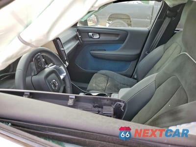 Zdjęcie 7 z 12 samochodu: 2023 VOLVO XC40 RECHARGE PLUS VIN:YV4ED3UL7P2020340 - miniatura