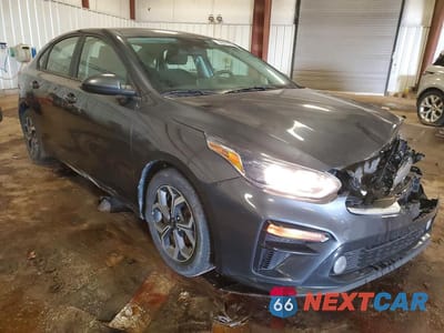 Czwarte zdjęcie samochodu z boku: 2021 KIA FORTE LXS VIN:3KPF24AD5ME300949 - miniatura