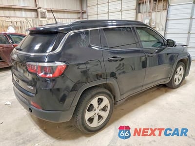 Trzecie zdjęcie samochodu z tyłu: 2017 JEEP COMPASS LATITUDE VIN:3C4NJCBB7HT658643 - miniatura