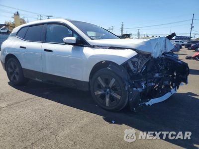Czwarte zdjęcie samochodu z boku: 2025 BMW IX XDRIVE50 VIN:WB523CF01SCU13597 - miniatura