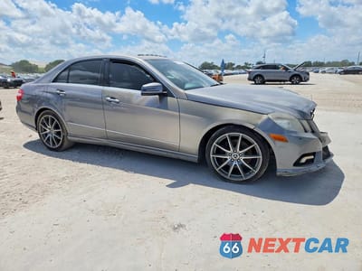 Czwarte zdjęcie samochodu z boku: 2010 MERCEDES-BENZ E 350 VIN:WDDHF5GB6AA045662 - miniatura