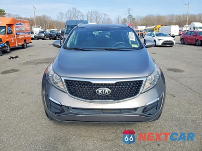 Piąte zdjęcie samochodu w środku: 2016 KIA SPORTAGE LX VIN:KNDPB3AC6G7874583 - miniatura
