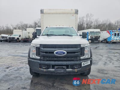 Piąte zdjęcie samochodu w środku: 2019 FORD F450 SUPER DUTY VIN:1FDUF4GY3KDA10869 - miniatura