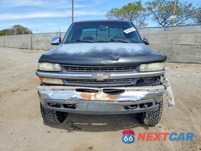 Piąte zdjęcie samochodu w środku: 2001 CHEVROLET SILVERADO K1500 VIN:2GCEK19TX11376990 - miniatura