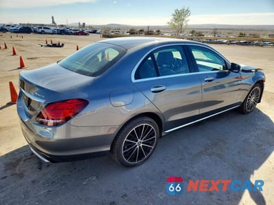 Trzecie zdjęcie samochodu z tyłu: 2021 MERCEDES-BENZ C 300 4MATIC VIN:W1KWF8EB2MR642910 - miniatura