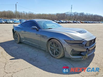 Czwarte zdjęcie samochodu z boku: 2024 FORD MUSTANG DARK HORSE VIN:1FA6P8R0XR5506223 - miniatura